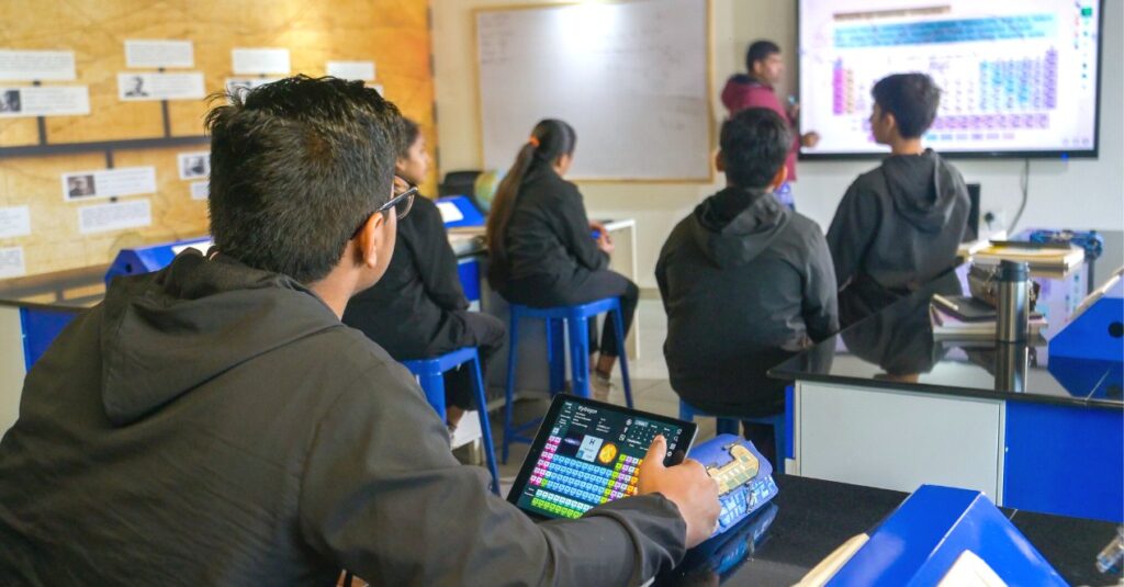 Pavna International School